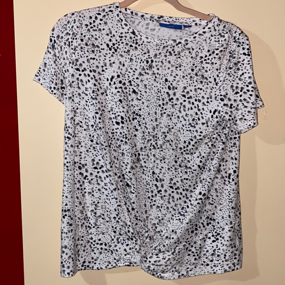 Apt 9 top